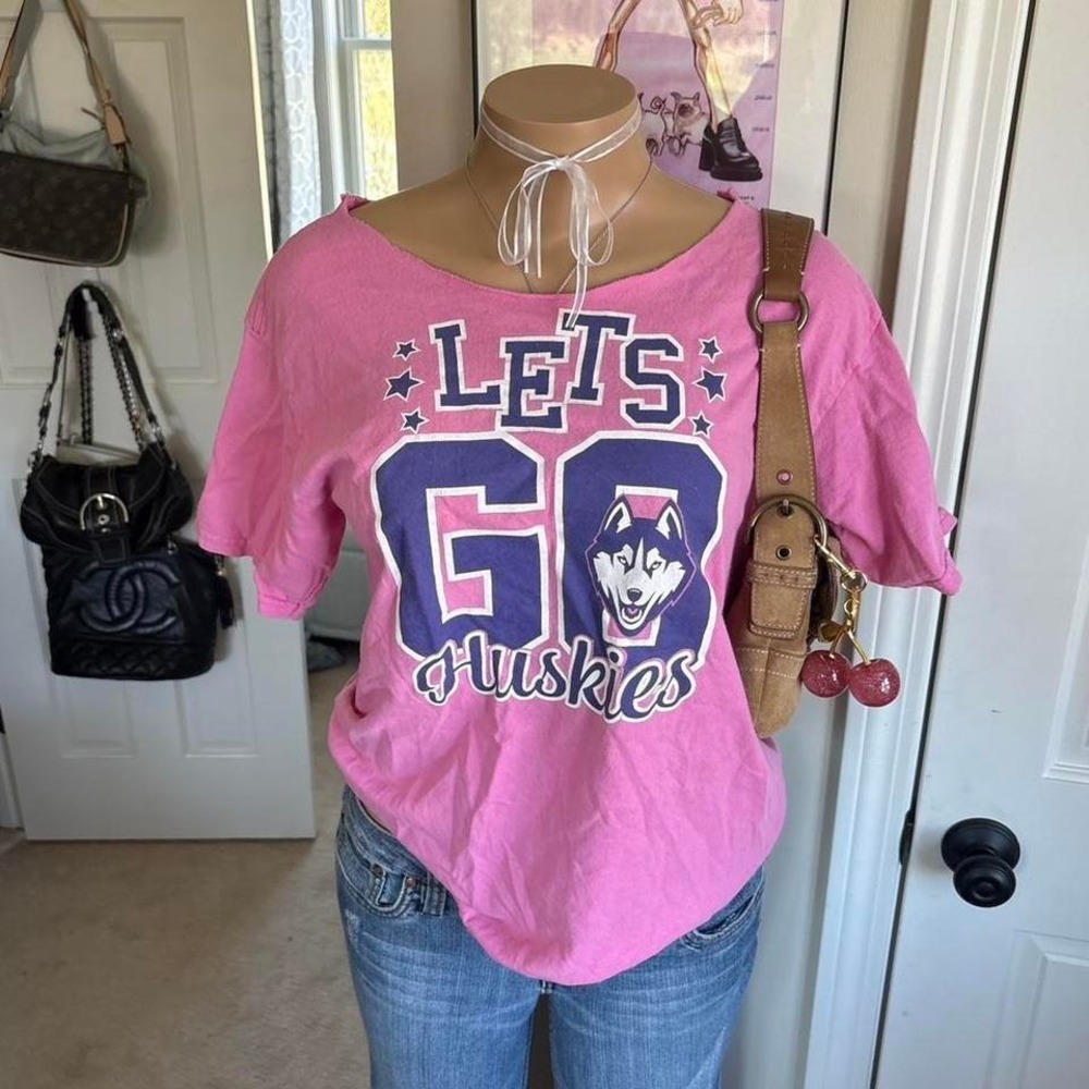 y2k 2000s off shoulder pink UConn huskies graphic top
